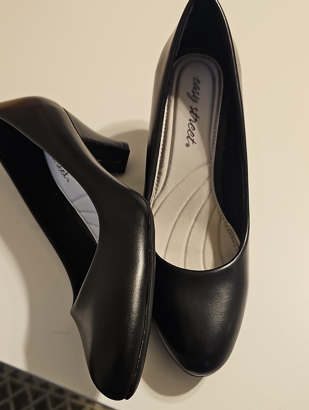easy street Black Women's Classic Low Block Heel Pumps